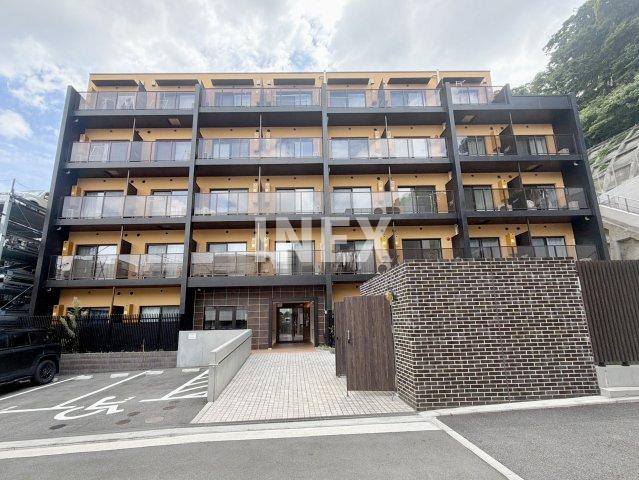 横浜市中区新山下１丁目の賃貸マンションの外観