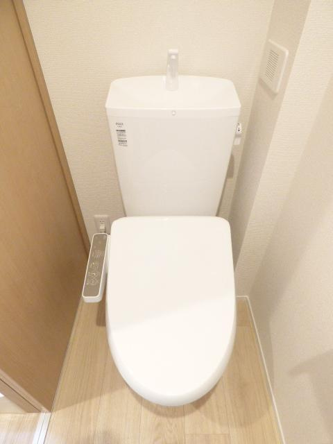 Casa Brezza　(カーサブレッツァ)のトイレ