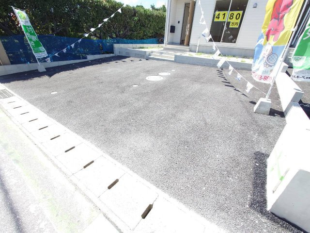 ♥♥読谷村大木第4-3号棟（全3棟）の駐車場|駐車場があります