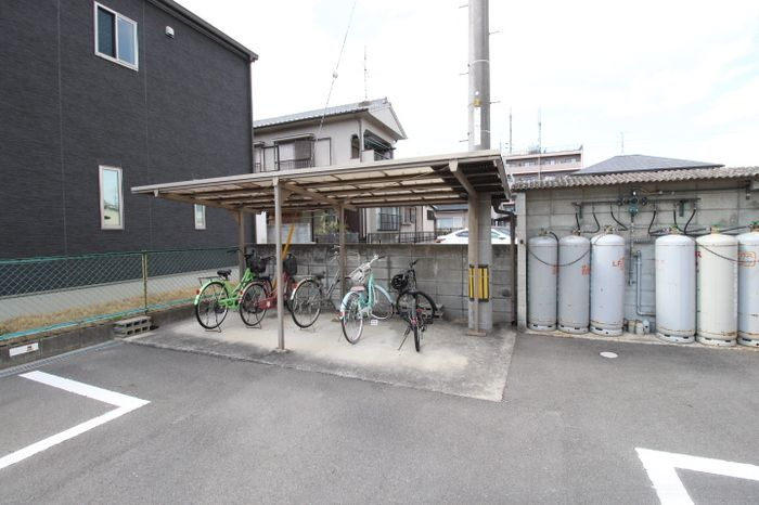 ドミール平野　A棟