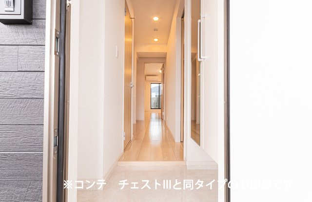 ヌーヴェル　ラ　ヴィの玄関