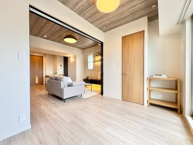 コンシェリア恵比寿の洋室|コンシェリア恵比寿：約４．７帖の洋室にはウォークインクローゼット・窓が付いております！
