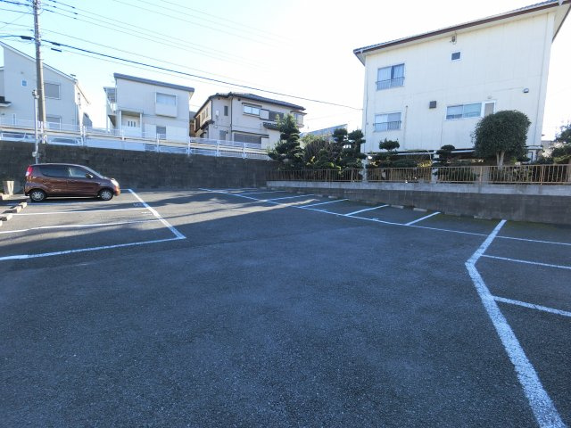 【駐車場】
