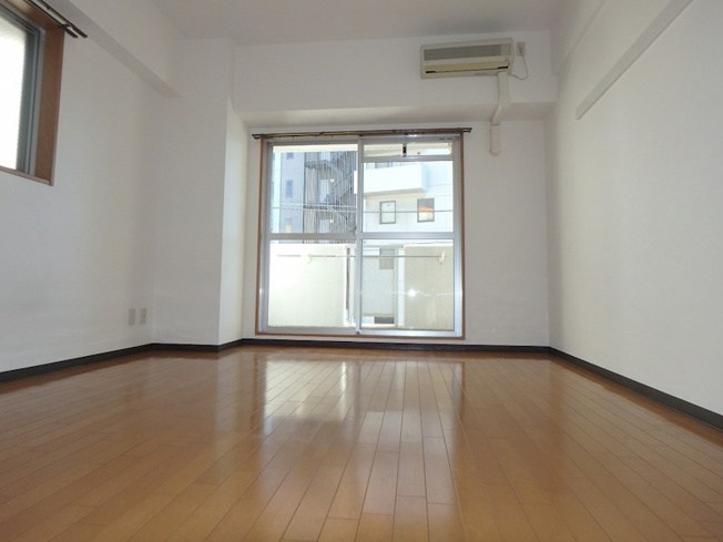 広々室内