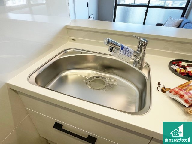 アンビエント三田の設備|蛇口の先端に浄水器を内蔵しています！原水と浄水、お湯と冷水、シャワーの切替えがワンタッチなので用途によって使い分けられます。