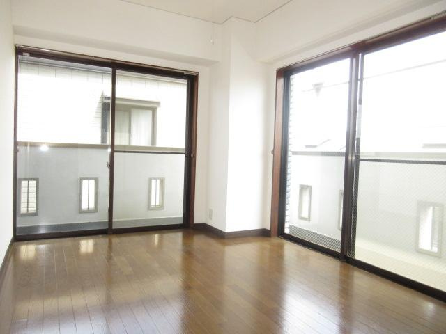 さいたま市桜区大字神田の賃貸マンションの洋室