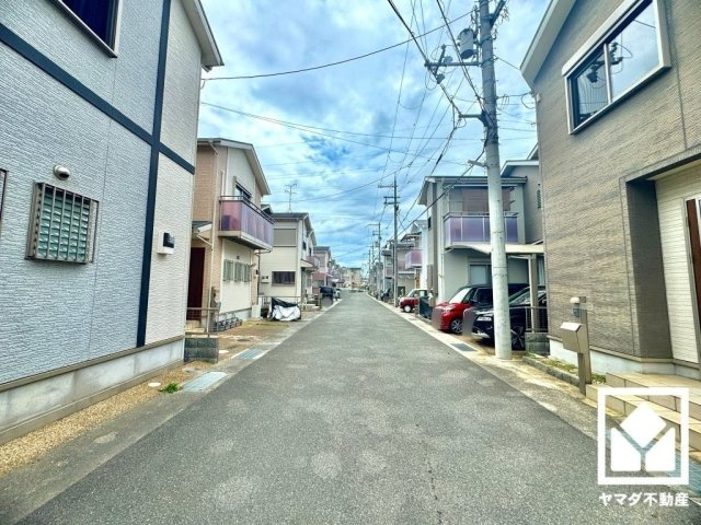 八幡市八幡盛戸の前面道路含む現地写真