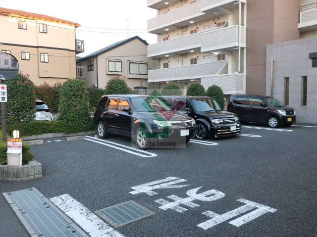 グランジュテの駐車場