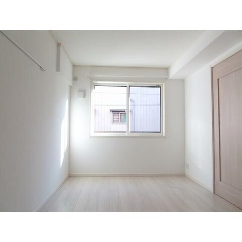 茅ヶ崎市十間坂１丁目のアパートの寝室