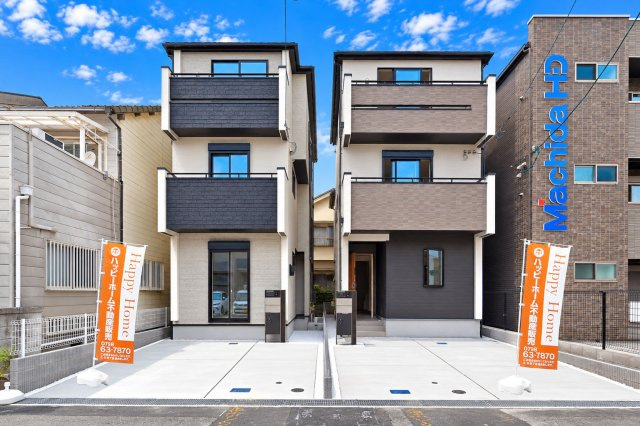ブルーミングガーデン神田中通8丁目新築一戸建て│4LDK+並列駐車2台可(車種制限有)の外観|阪神本線「出屋敷」駅徒歩7分の立地、南向き限定2区画の長期優良住宅が販売開始致しました。現在順調に建築中です。2026年9月完成予定となっております。