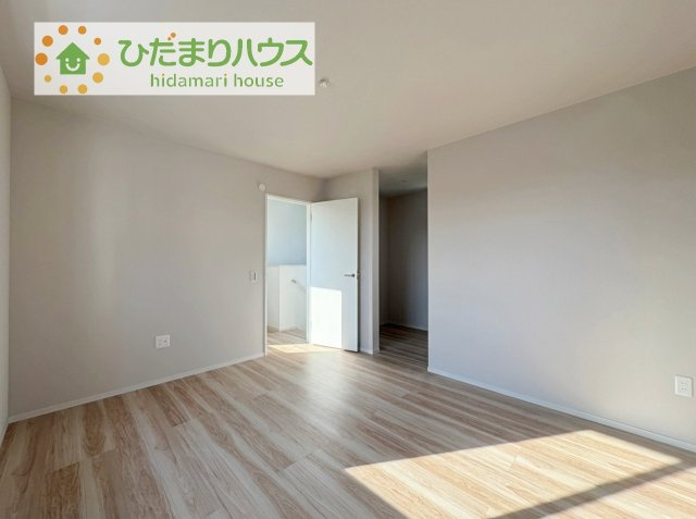【寝室】 | つくば市東光台2期　新築戸建　1号棟 | 広めの主寝室は、ベッドの他にもパソコンデスクやドレッサーなども置けちゃいます(*^-^*)