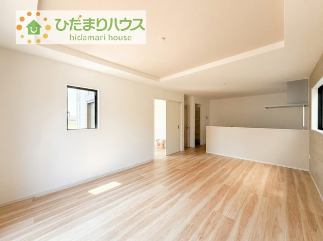 【居間・リビング】 | つくば市東光台2期　新築戸建　1号棟 | 南向きのリビングではぽかぽかの日差しが感じられます☆彡