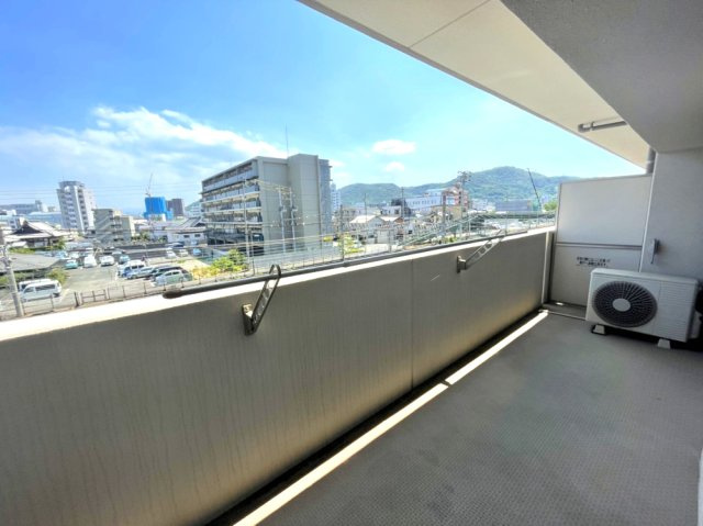 アルファスマート高松駅西のバルコニー