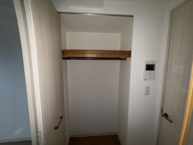 プレサンス三宮エレガンシアの収納|同物件別部屋写真