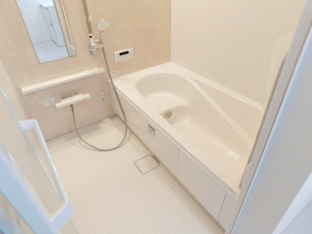 あま市七宝町川部出屋敷の新築一戸建の浴室|◇浴室◇　　広い１坪サイズ・浴室暖房乾燥機・保温浴槽・ベンチ浴槽・スライドバーシャワー・キレイサーモフロア・オートバス・バリアフリー