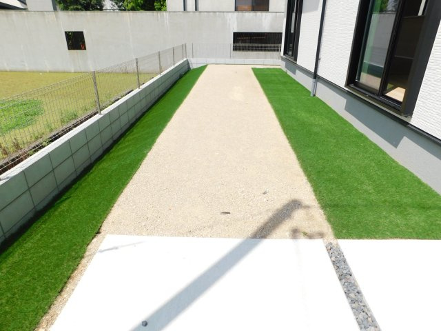 あま市七宝町川部出屋敷の新築一戸建の庭|◇庭◇　　家族で楽しめる人工芝の庭付き♪
