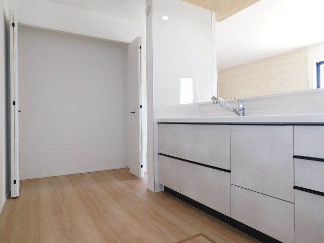 あま市七宝町川部出屋敷の新築一戸建の収納|◇パントリー◇　　キッチン用品や食料品などがすっきり片付く大容量収納♪