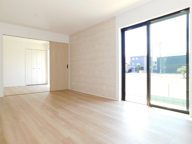 あま市七宝町川部出屋敷の新築一戸建の居間・リビング|◇リビング◇　　南面で明るいリビング約１６．０帖　大きな窓の開放感のあるリビング♪