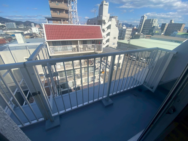 第8田中興産ビルのバルコニー
