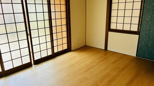 当新田中古住宅の洋室
