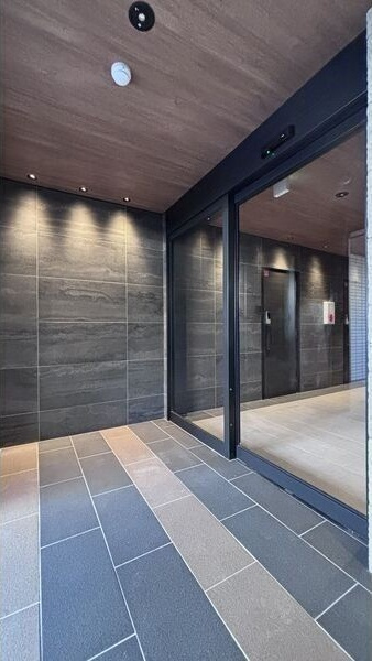 T-HAUS 鉢山のエントランス