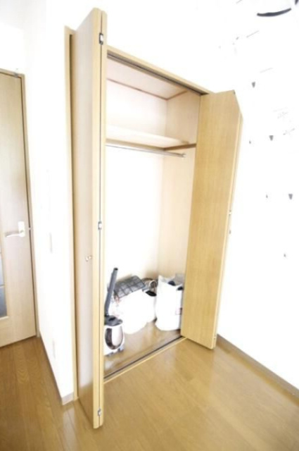 川崎市多摩区生田７丁目の賃貸マンションの収納