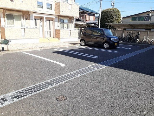 ヴァンヴェール深大寺　Ⅰの駐車場