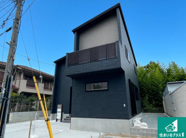 宝塚市中山台　第1期　新築一戸建ての外観|お客様に長く安心して住んでいだだける事にこだわった家づくり！住んでからのアフターサービスにもしっかりと取り組んでいます！
