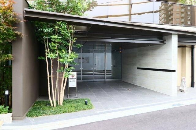 クレヴィア用賀のエントランス