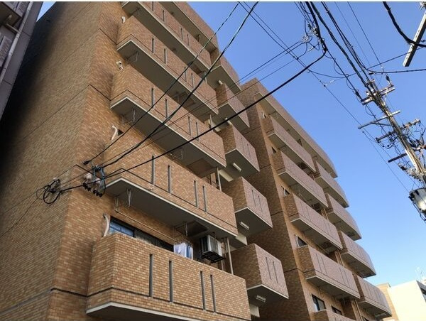 山伝マンションの外観