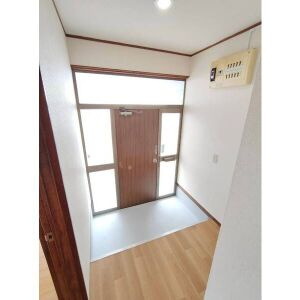 木賀本郷町南戸建ての玄関