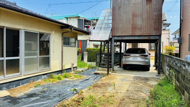 当新田中古住宅の庭|庭及び駐車場