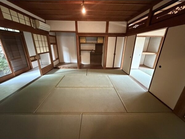 茨木市東福井3丁目戸建の居間・リビング