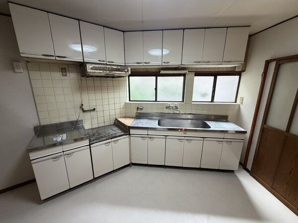 茨木市東福井3丁目戸建のキッチン