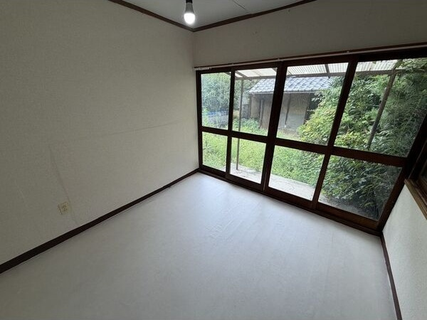 茨木市東福井3丁目戸建の居間・リビング