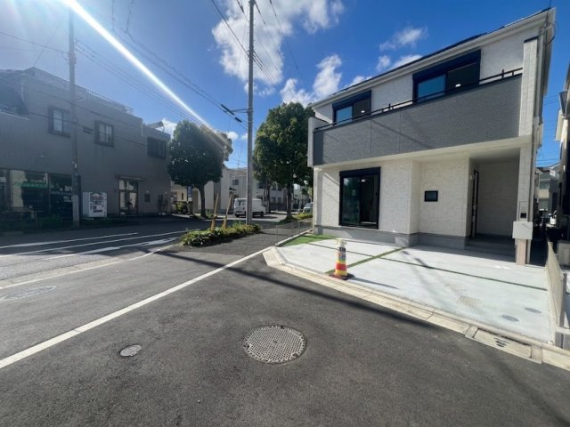 府中日新町3丁目Ⅲの前面道路含む現地写真