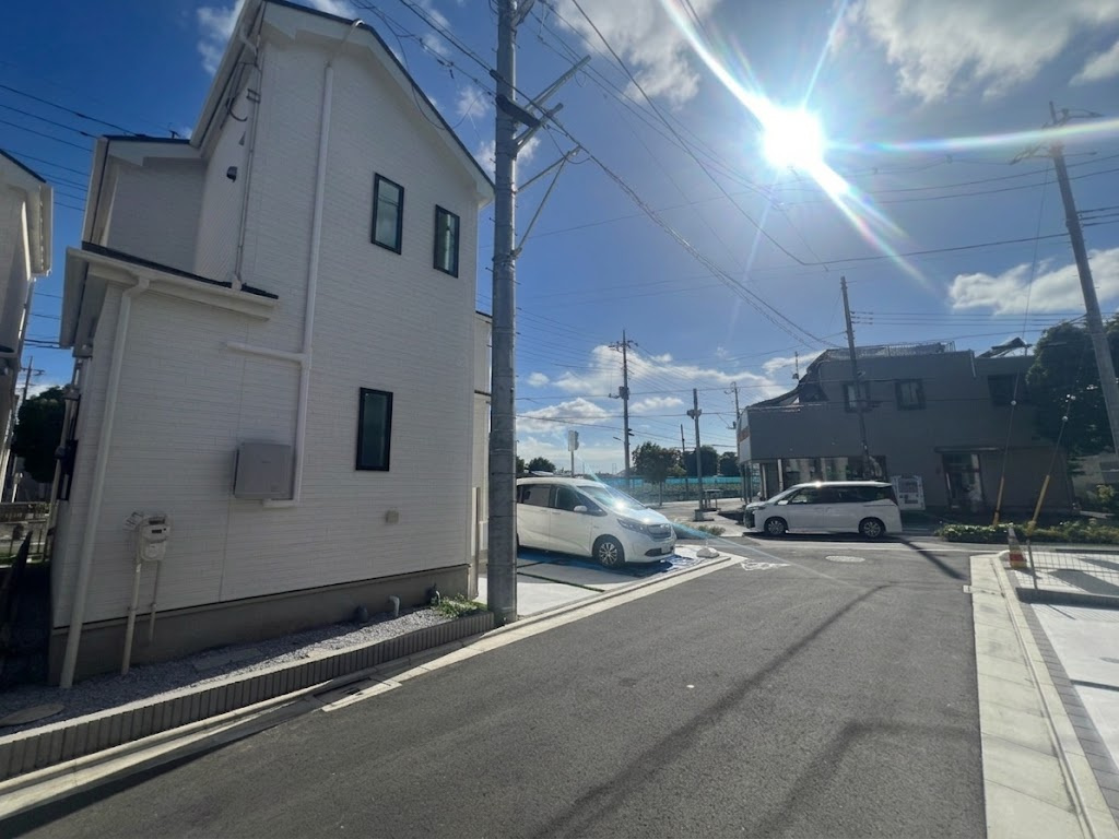 府中日新町3丁目Ⅲの前面道路含む現地写真