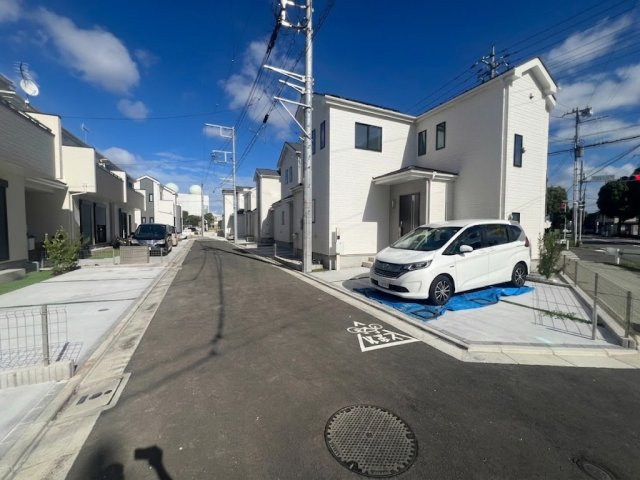 府中日新町3丁目Ⅲの前面道路含む現地写真