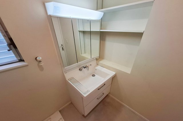 岸和田市加守町4丁目の独立洗面台|パウダールーム