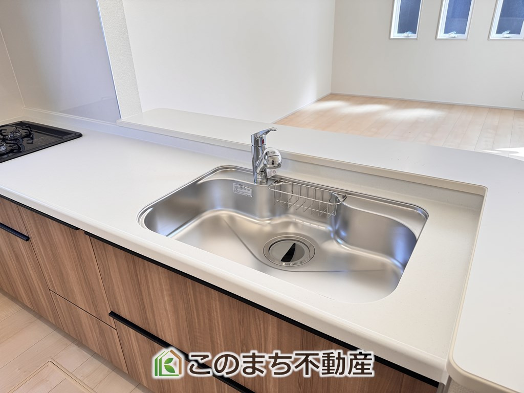 LiveleGarden.S上三川町上三川第12のキッチン|同社施工物件の写真です。※建具やフローリング、その他仕様が違う場合がございます。