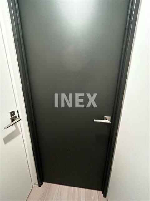 横浜市南区白妙町３丁目の賃貸マンションの玄関