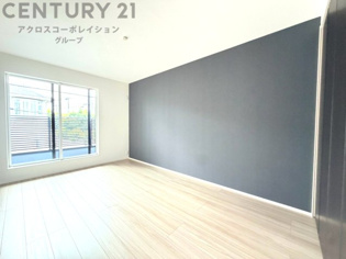 子供部屋…創造性や成長を促す遊びの空間を提供。学習や趣味に集中できる環境を整えます。個別のプライベートスペースは自己表現と自立心を育み、心地よい睡眠環境を整えリラックスできる場所を提供。