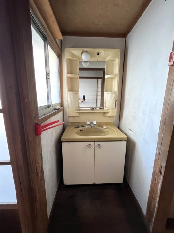 追分貸戸建の独立洗面台