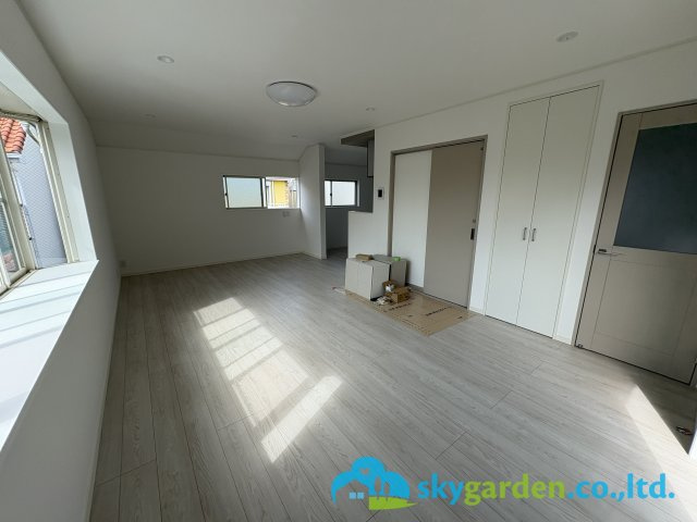 茅ヶ崎市松浪２丁目　中古戸建の居間・リビング