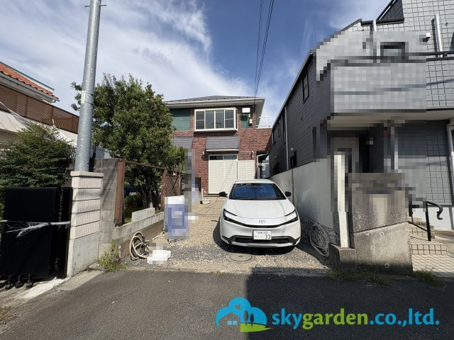 茅ヶ崎市松浪２丁目　中古戸建の前面道路含む現地写真