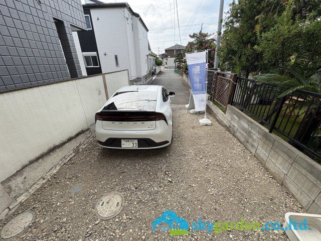 茅ヶ崎市松浪２丁目　中古戸建の駐車場|駐車スペース