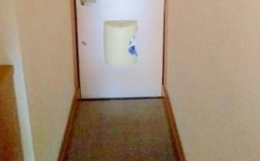 オークビレッジ３の玄関