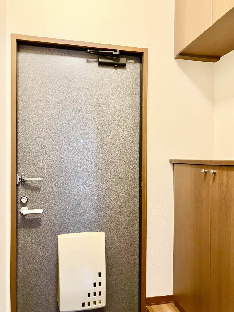 Ｔ．クレマチス．新保　Ｃ棟　 の玄関