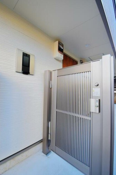 ラクシス柳沢のエントランス