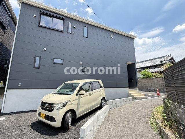 長尾峠町新築戸建の駐車場